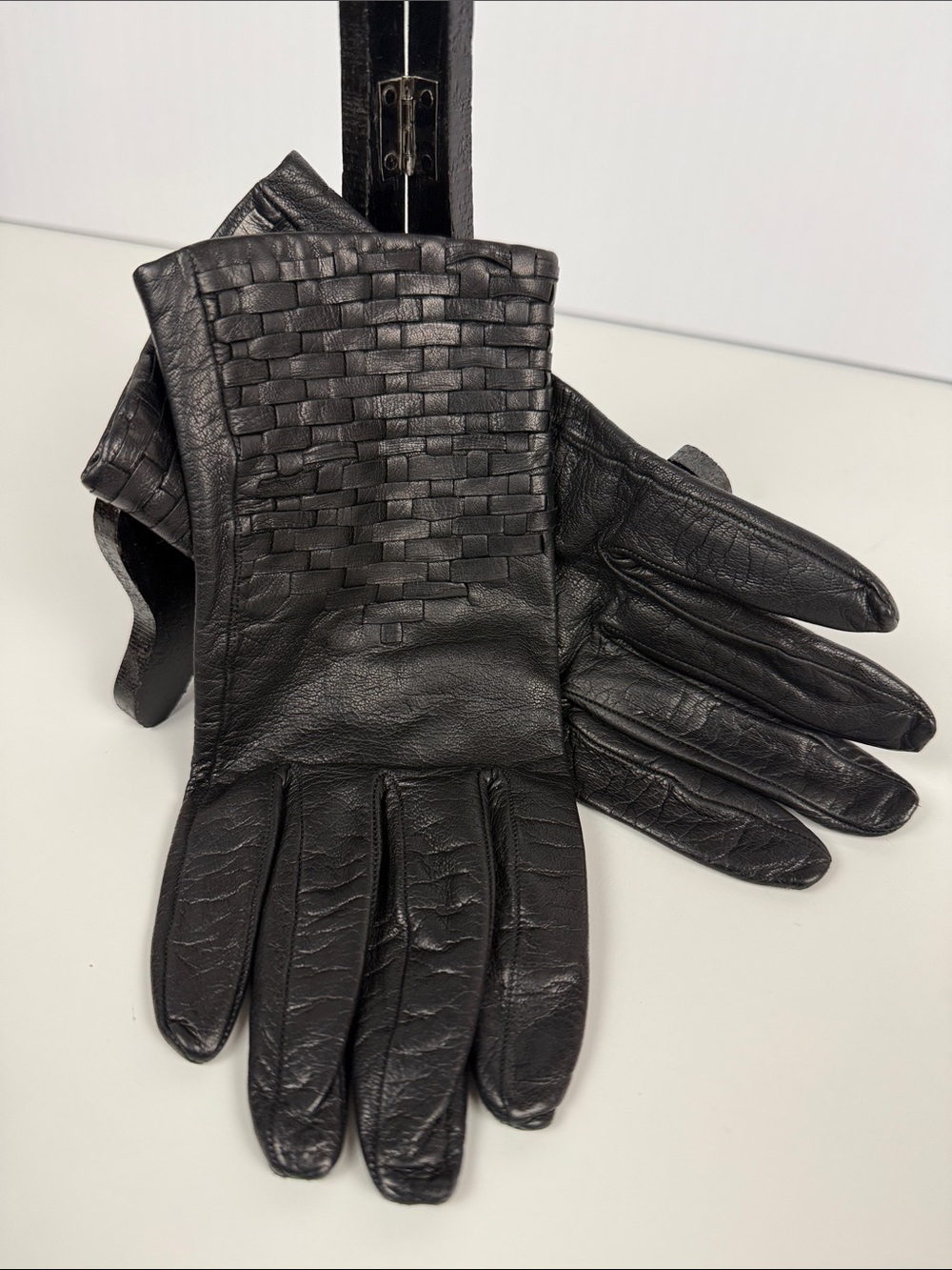 Men's Black Leather Woven-Detail Gloves